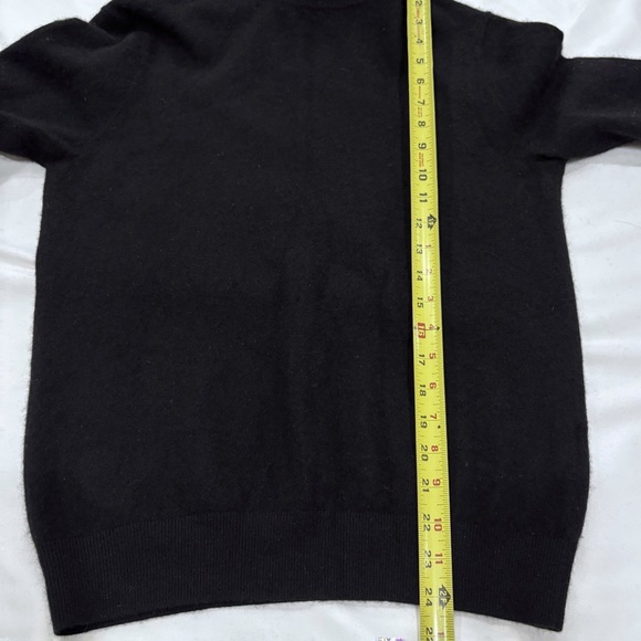 Uniqlo 100% Cashmere Black Turtleneck Sweater Women’s Small Minimalist - Picture 6 of 6